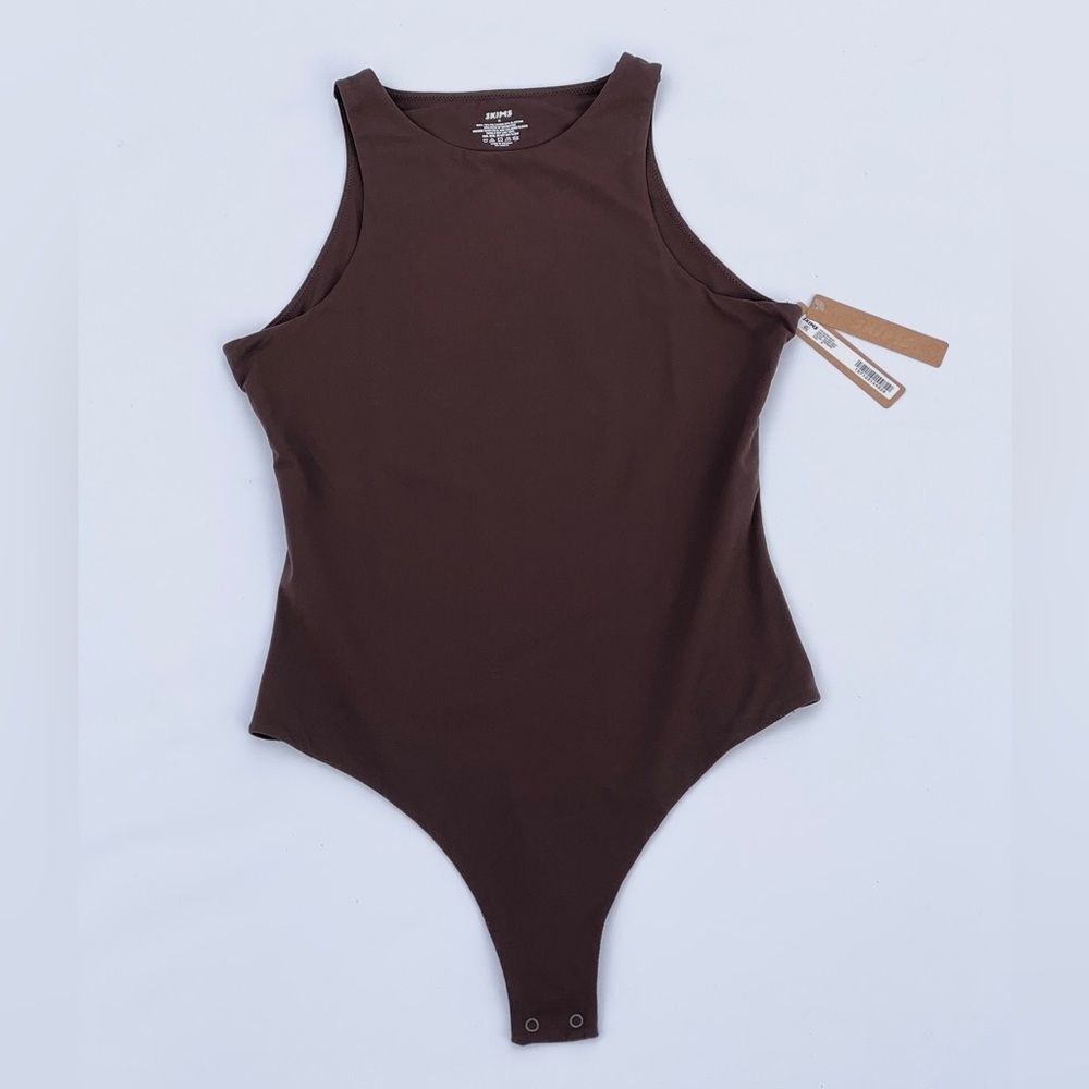 NWT SKIMS Fits Everybody High-Neck Sleeveless Thong Bodysuit in Espresso Brown